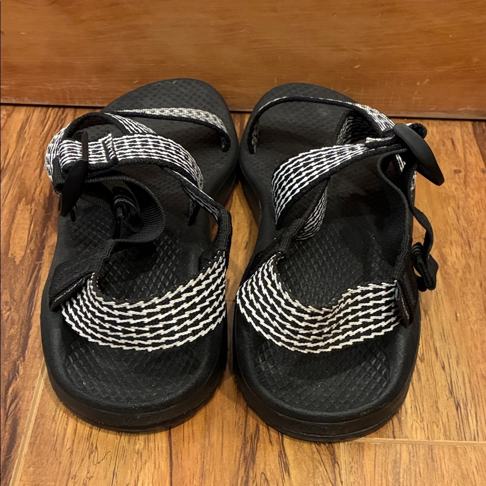 Chaco Black and White Sandals - Picture 3 of 5